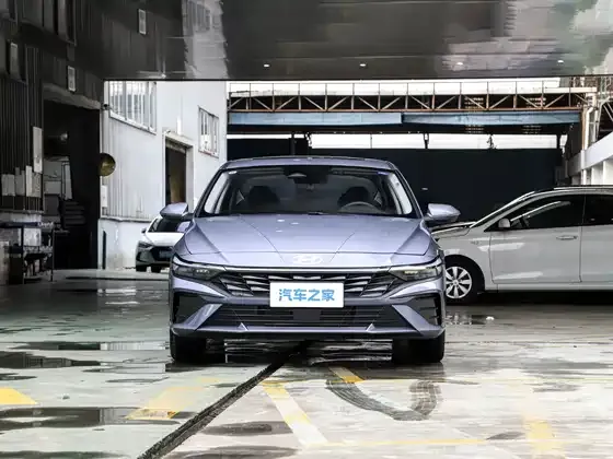 Hyundai Elantra 2026 1.5L LUX Premium